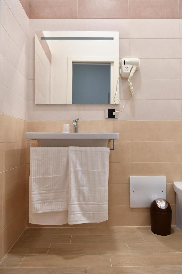 B&B A Due Passi Caserta Luaran gambar